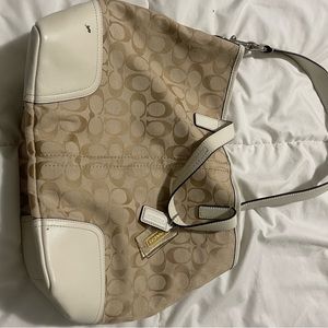 Coach purse. Authentic. Good condition.